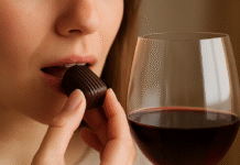 Maridajes ideales para bombones macizos según su tipo de chocolate maridaje de bombon y vino