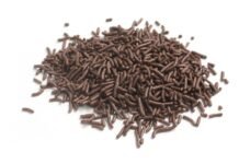 Fideos de chocolate en ensalada tibia Fideos de chocolate