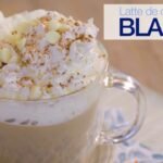 Latte con flor de sal y chocolate blanco – Elegancia cremosa con final salado Latte con flor de sal y chocolate blanco