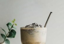 Dirty Black Sesame Latte: tostado, cremoso y profundamente original Dirty Black Sesame Latte