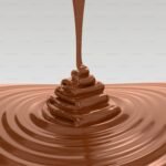 ¿Cómo lograr un chocolate caliente espeso y sedoso? chocolate liquido cayendo