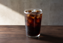 Por qué el cold brew tiene menos acidez que el café caliente cold brew más suave