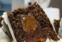K’OA Chocopostales: el alfajor jujeño con harina de vino, dulce de leche y corazón de Malbec alfajor de harina de uva